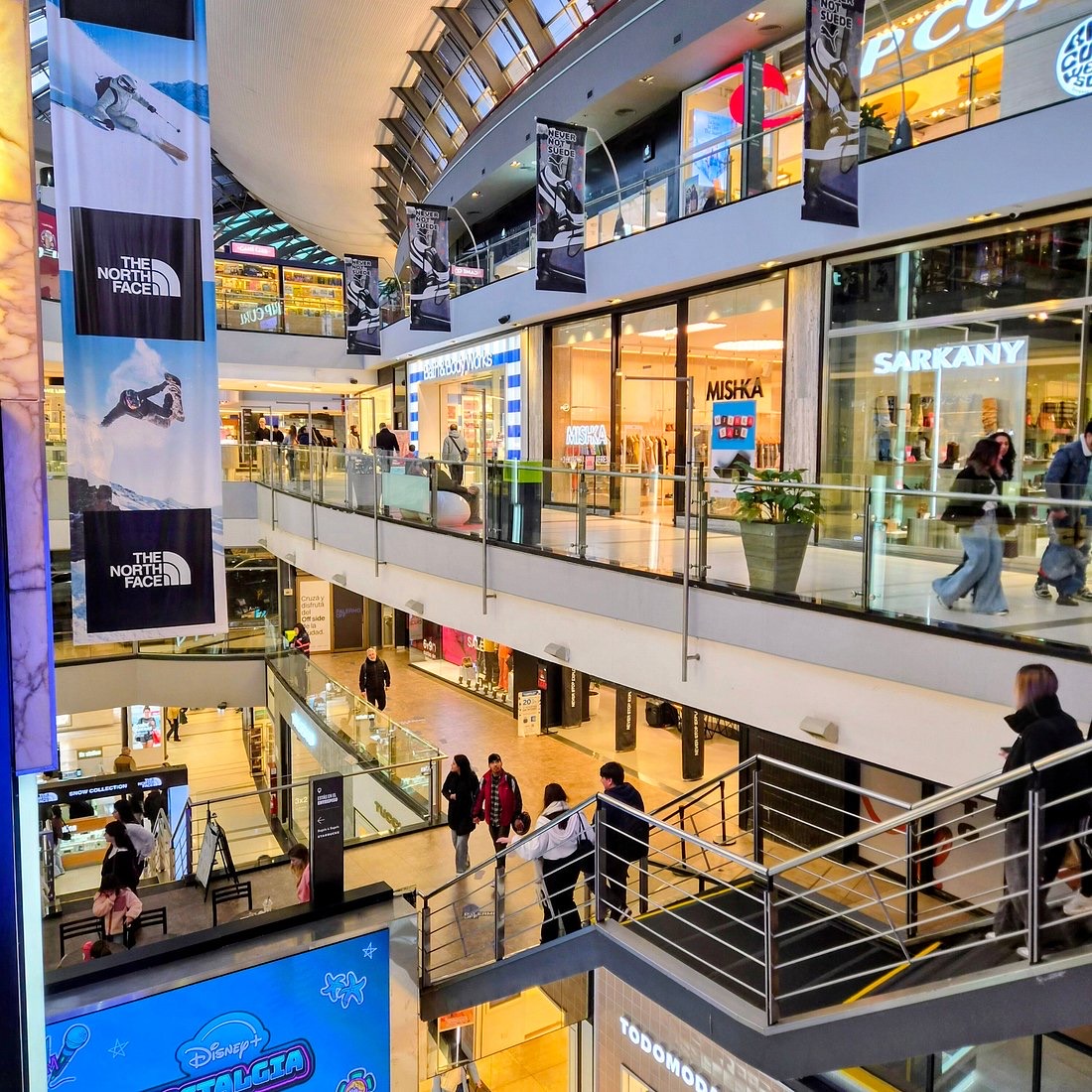 Interior do shopping Alto Palermo